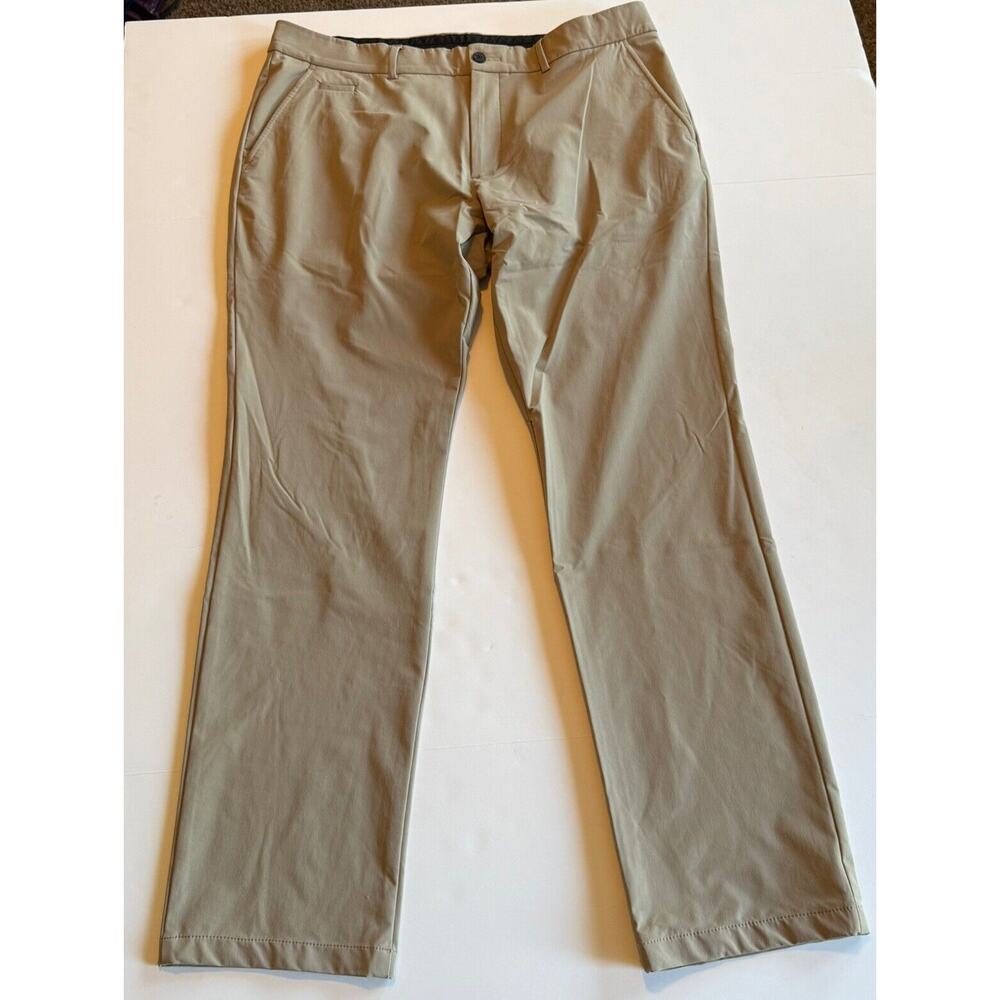 KJUS Ike Performance Golf Pants Men's‎ Size 38x32 Chino 5-Pocket Tan Khaki